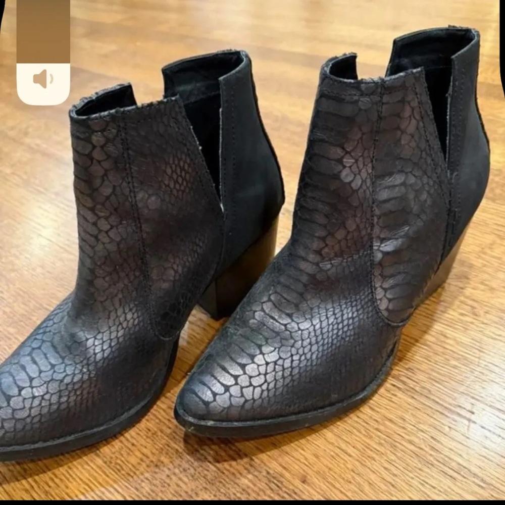 Elegant Black Textured Ankle Booties